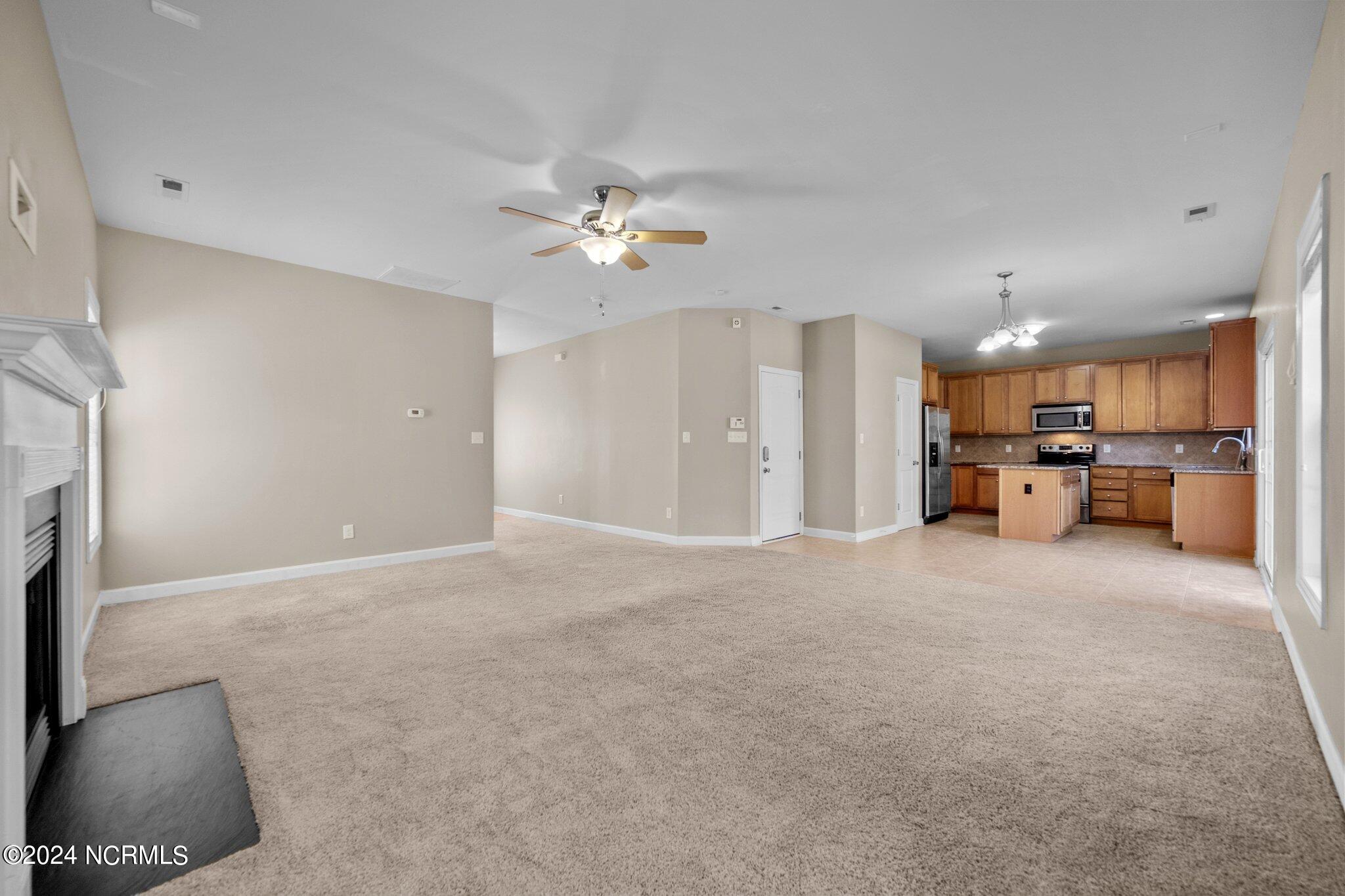 403 Wynbrookee Lane Jacksonville, NC 28546 - Photo 6 of 35 7-web-or-mls-_Z727300