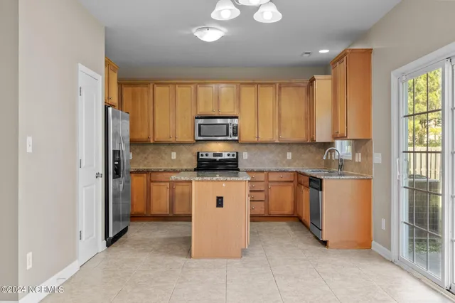 $1,800 | 403 Wynbrookee Lane, Jacksonville, NC 28546