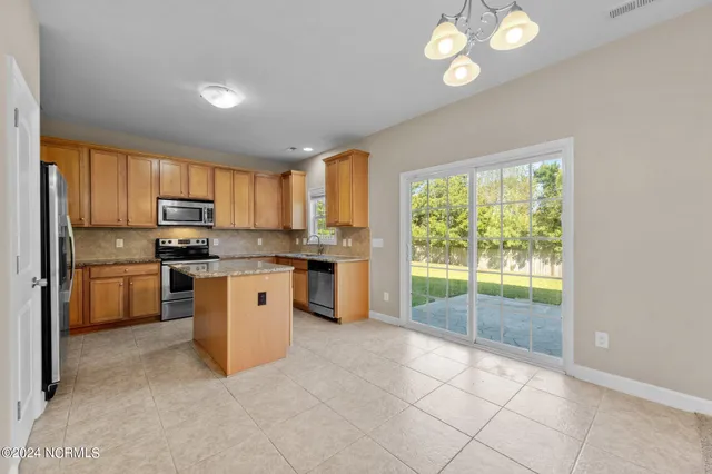 $1,800 | 403 Wynbrookee Lane, Jacksonville, NC 28546