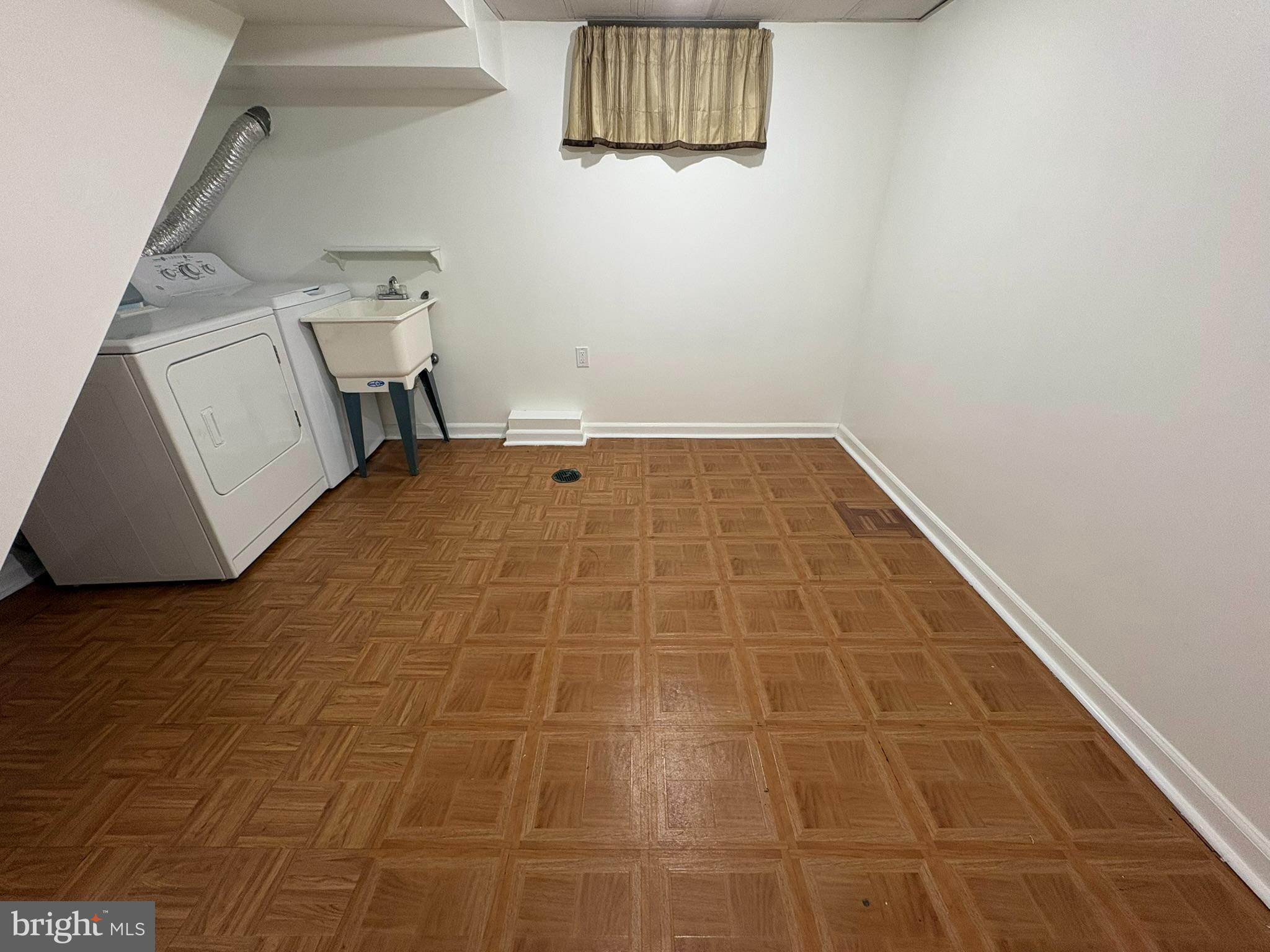 4903 Hollywood Road College Park, MD 20740 - Photo 18 of 28 Laundry Rm