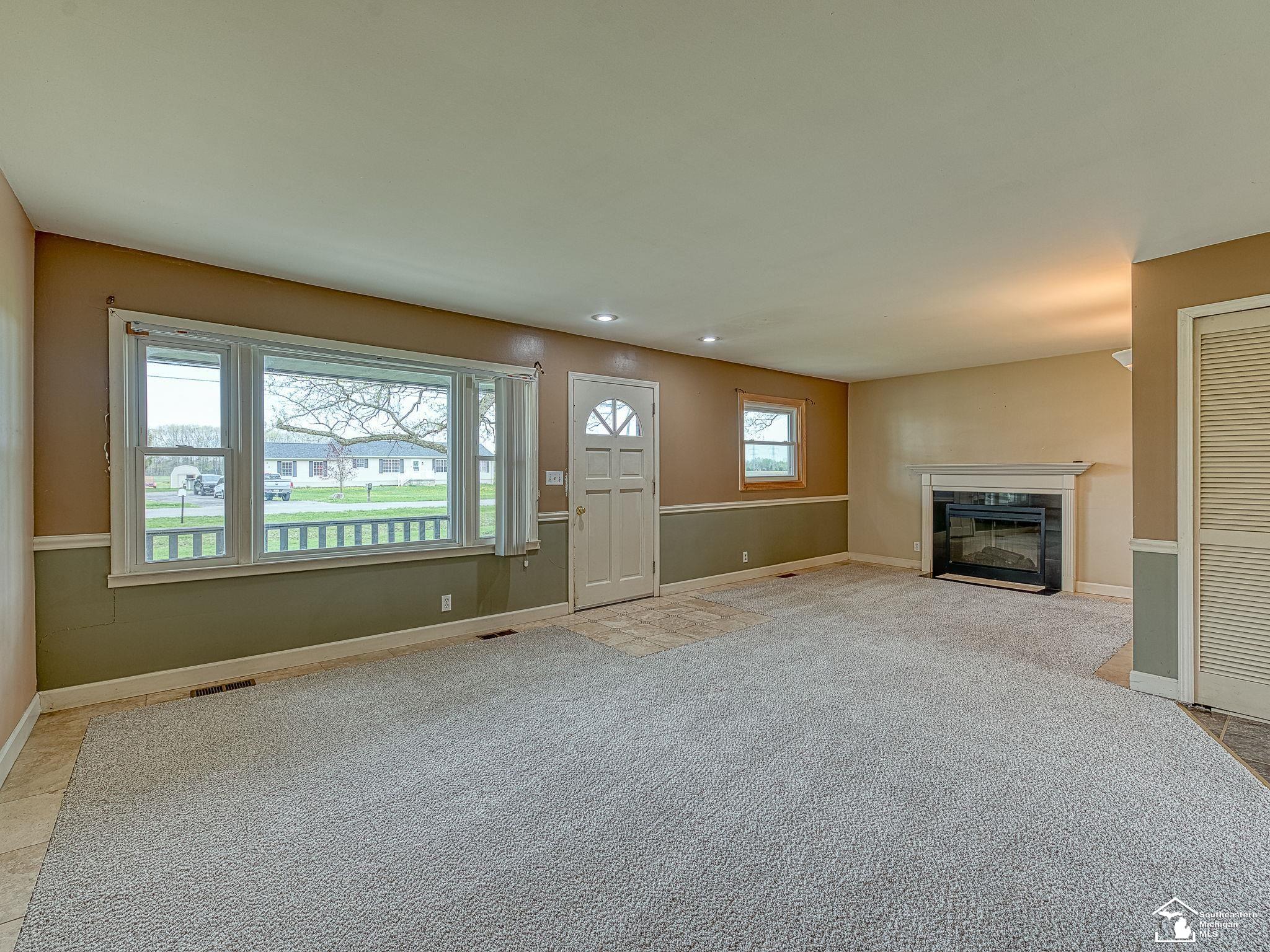 9667 Exeter Road Carleton, MI 48117 - Photo 4 of 28