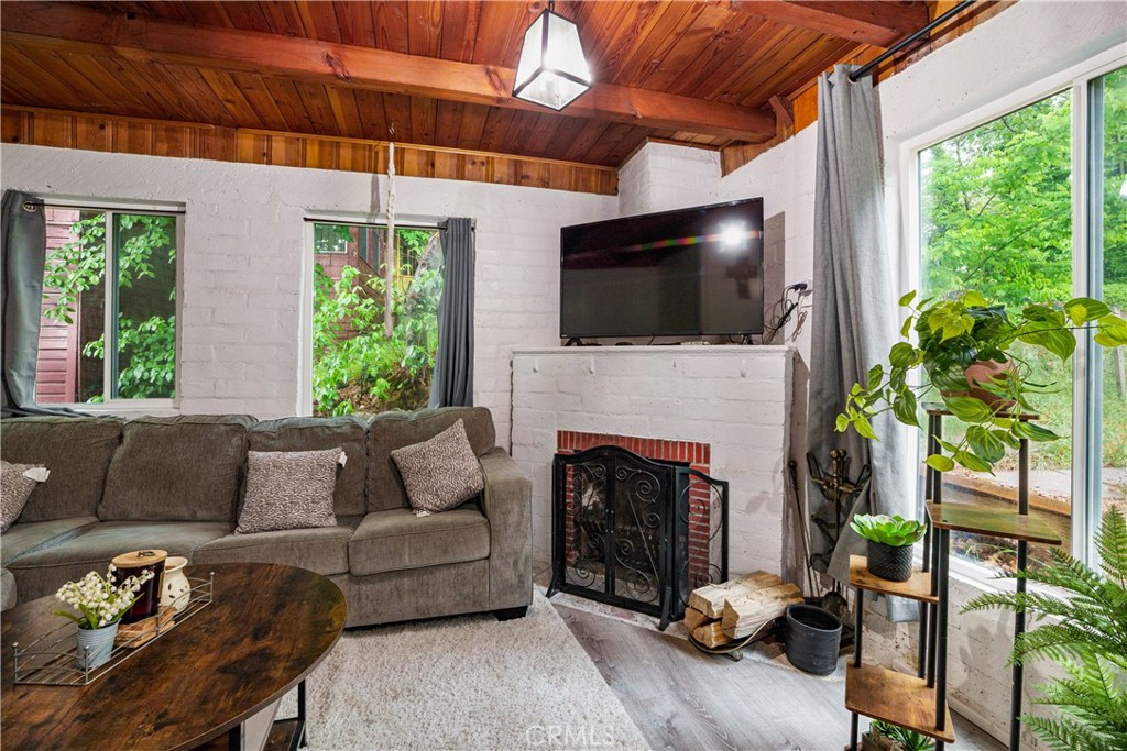 423 Forest Lane Crestline, CA 92325 - Photo 5 of 22