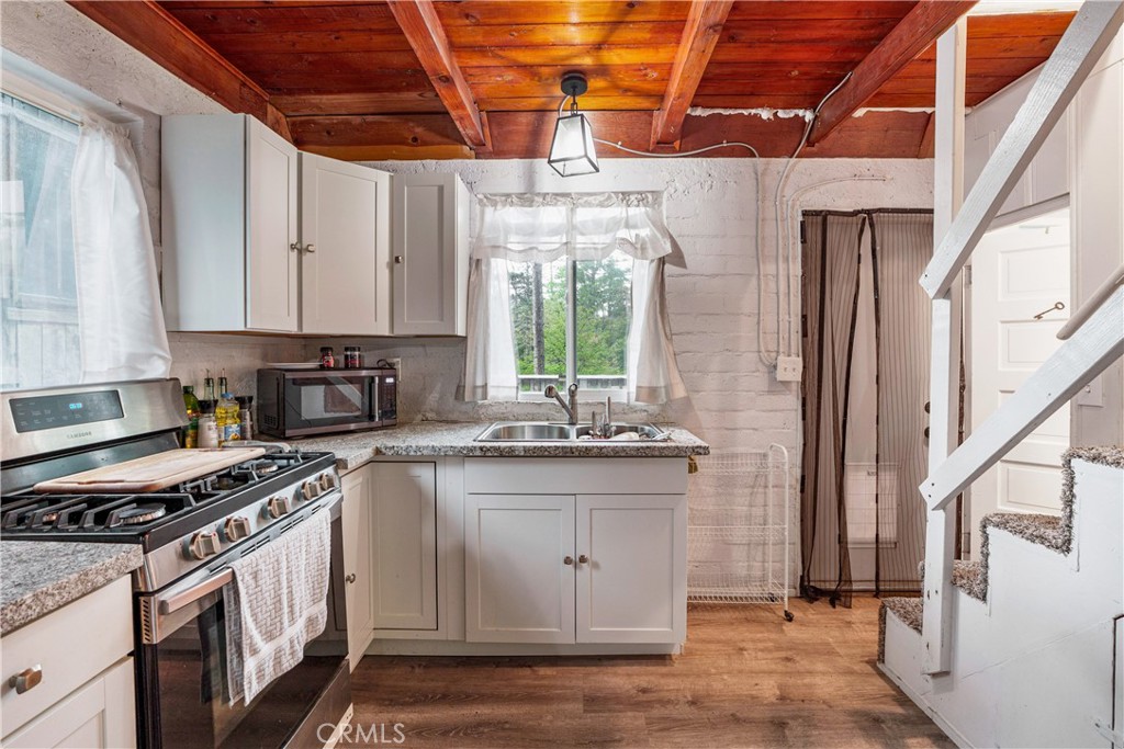 423 Forest Lane Crestline, CA 92325 - Photo 9 of 22