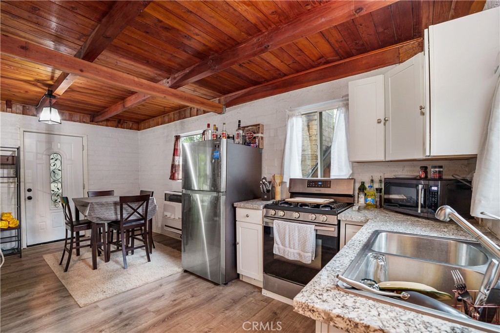 423 Forest Lane Crestline, CA 92325 - Photo 10 of 22