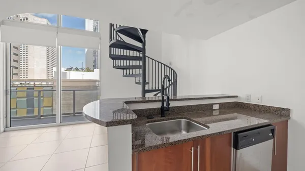 $3,100 | 300 South Biscayne Boulevard, Unit L832, Miami, FL 33131