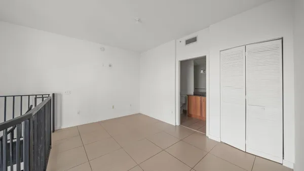 $3,100 | 300 South Biscayne Boulevard, Unit L832, Miami, FL 33131