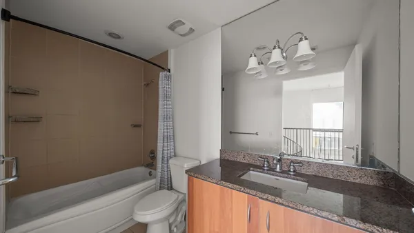 $3,100 | 300 South Biscayne Boulevard, Unit L832, Miami, FL 33131