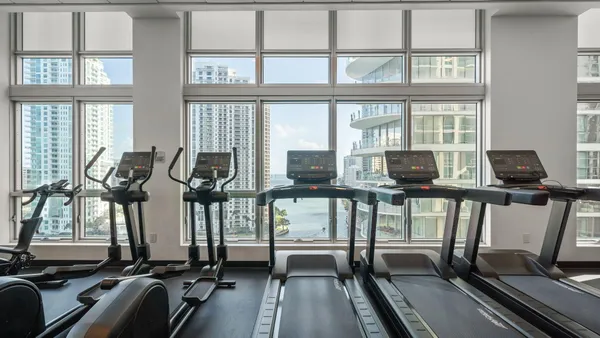 $3,100 | 300 South Biscayne Boulevard, Unit L832, Miami, FL 33131