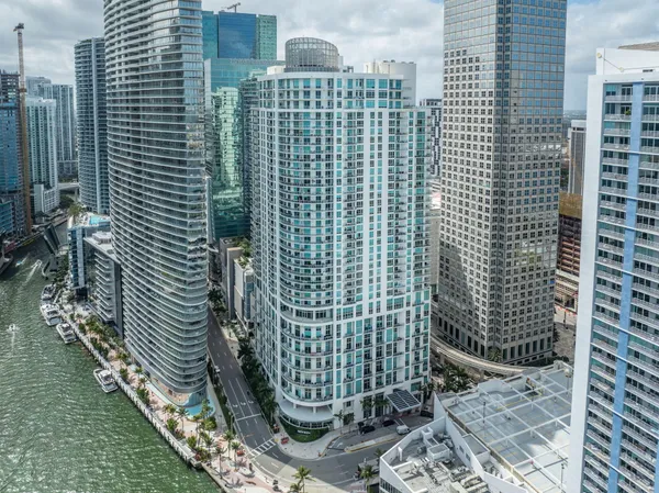 $3,100 | 300 South Biscayne Boulevard, Unit L832, Miami, FL 33131