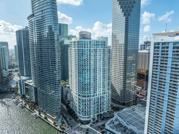 $3,100 | 300 South Biscayne Boulevard, Unit L832, Miami, FL 33131