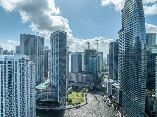 $3,100 | 300 South Biscayne Boulevard, Unit L832, Miami, FL 33131