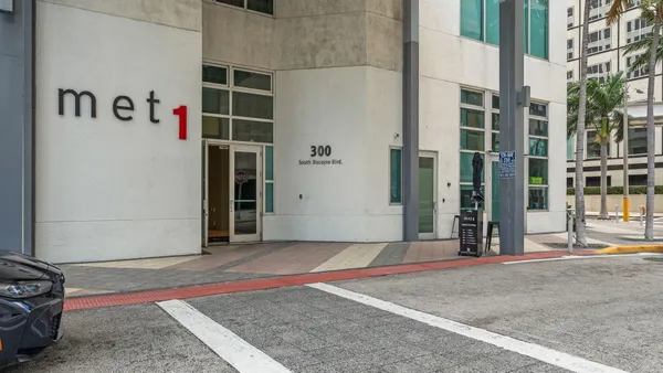 $3,100 | 300 South Biscayne Boulevard, Unit L832, Miami, FL 33131