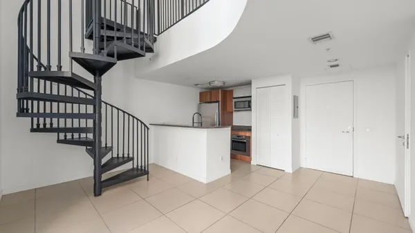 $3,100 | 300 South Biscayne Boulevard, Unit L832, Miami, FL 33131