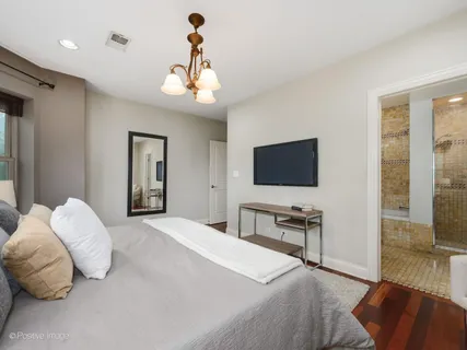$275,000 | 4650 North Karlov Avenue, Unit 2, Chicago, IL 60630