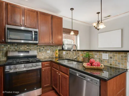 $275,000 | 4650 North Karlov Avenue, Unit 2, Chicago, IL 60630