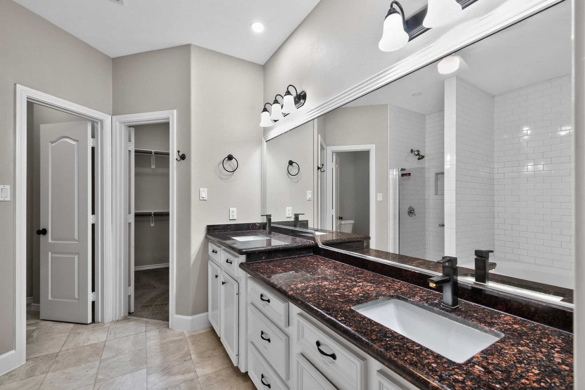 6 Regency Point Montgomery, TX 77356 - Photo 30 of 43 Primary bathroom