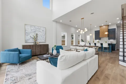 $876,000 | 1525 Caywood Lane, Unit D, Houston, TX 77055