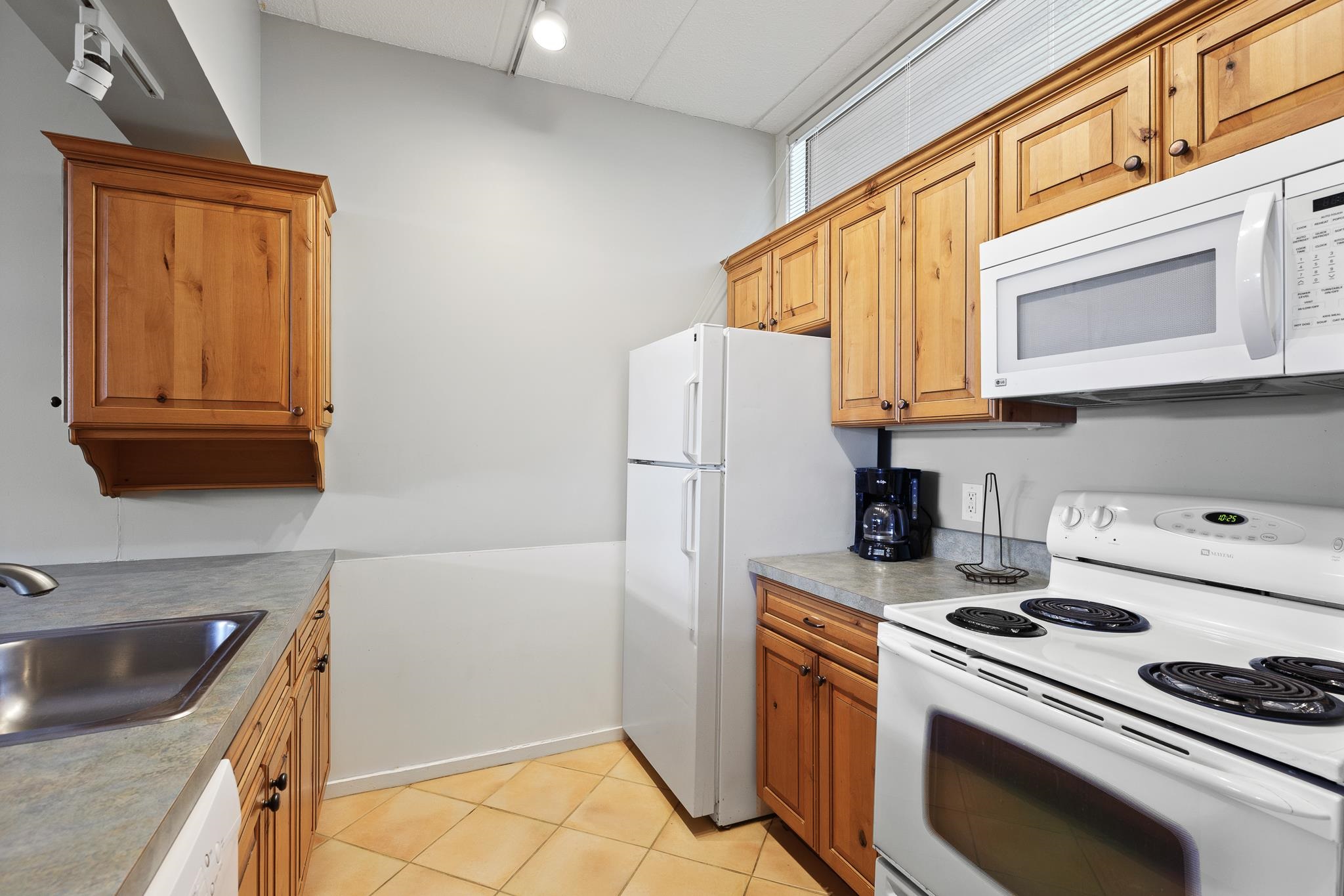 201 Old Mill Road, Unit A7 Killington, VT 05751 - Photo 23 of 53