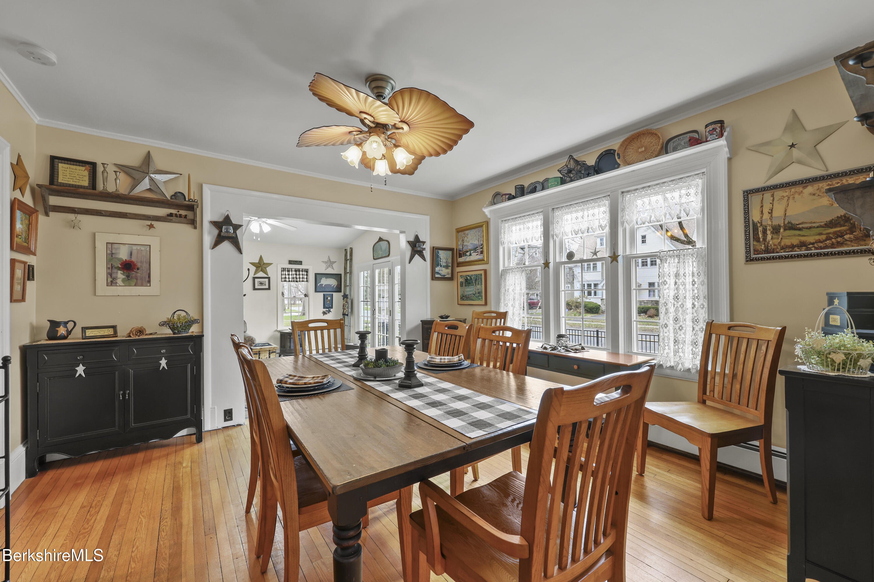 133 Pomeroy Avenue Pittsfield, MA 01201 - Photo 13 of 50 dining room