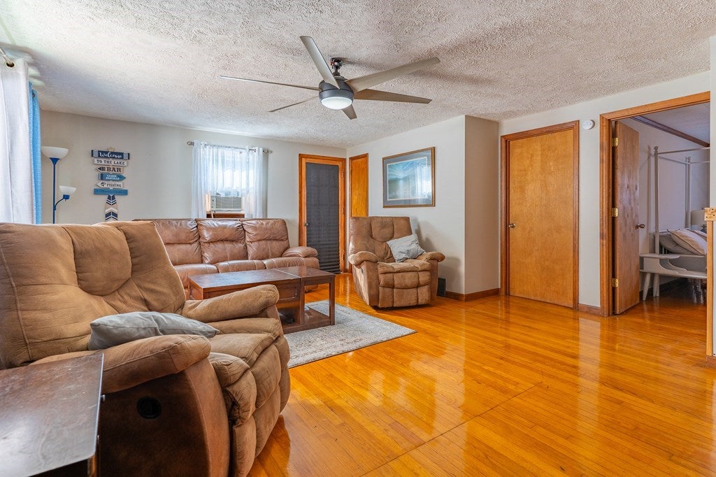 1552 Allisonia Road Hiwassee, VA 24347 - Photo 8 of 38 Gallery Image 8