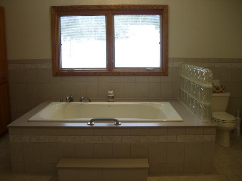 4553 East Lake Road Jamestown, PA 16134 - Photo 14 of 25 Master Bath/Spa.