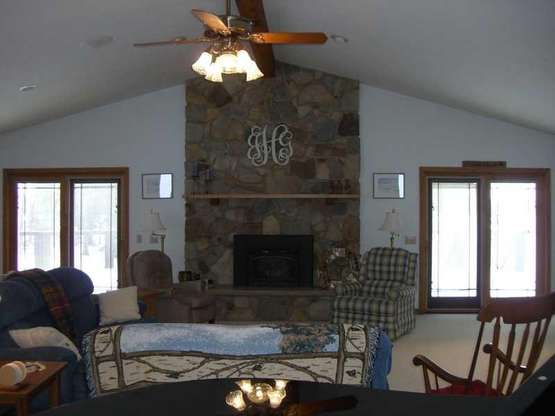 4553 East Lake Road Jamestown, PA 16134 - Photo 3 of 25 Den/Family/Great Room.