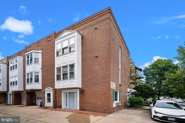$2,000 | 1104 North Quincy Street, Unit B, Arlington, VA 22201
