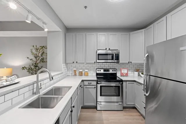 $289,900 | 645 North 1st Street, Unit 305, Minneapolis, MN 55401