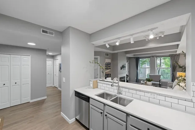 $289,900 | 645 North 1st Street, Unit 305, Minneapolis, MN 55401