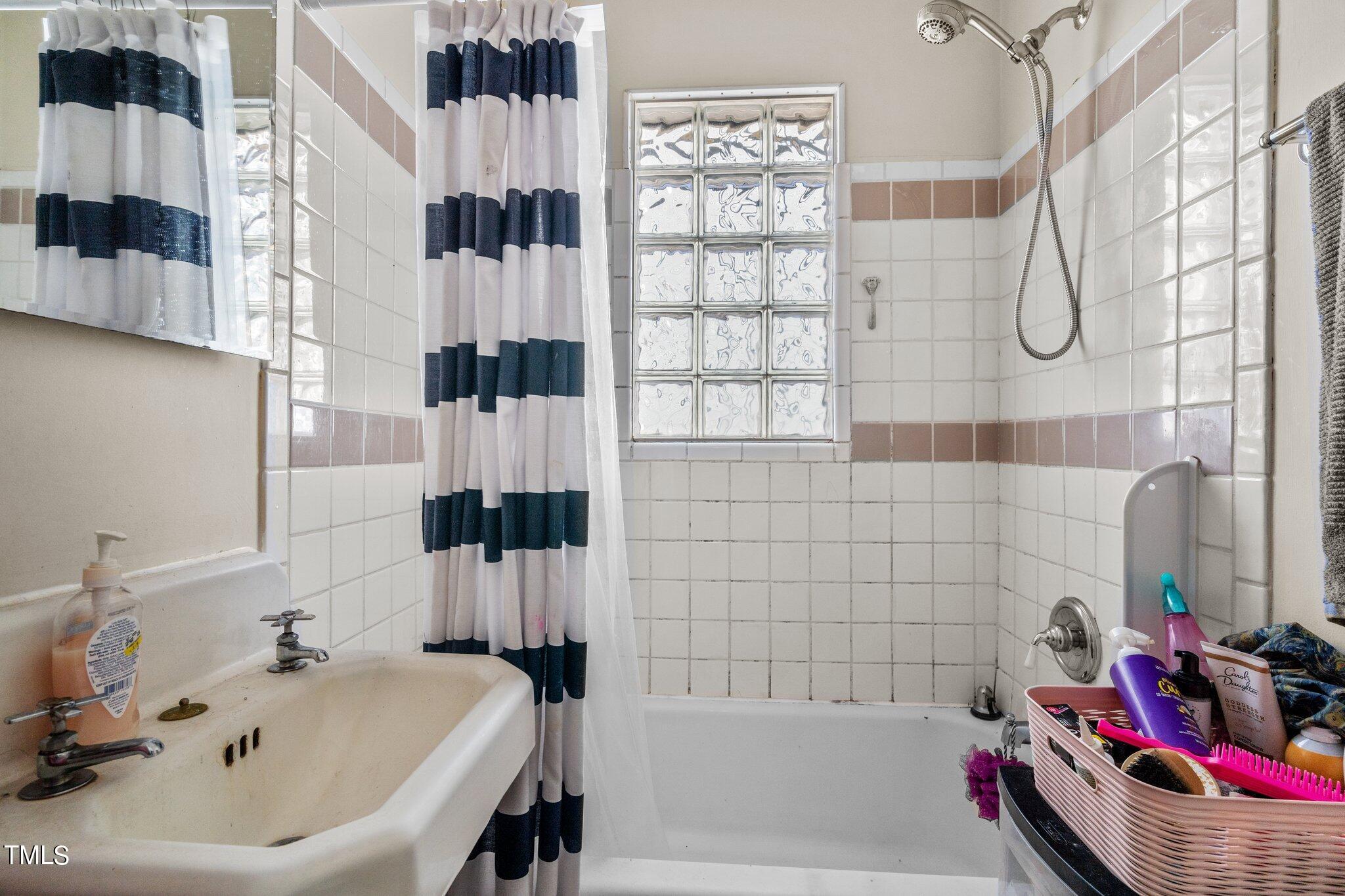618 West Lane Street Raleigh, NC 27603 - Photo 12 of 34 21-web-or-mls-_NFP9811