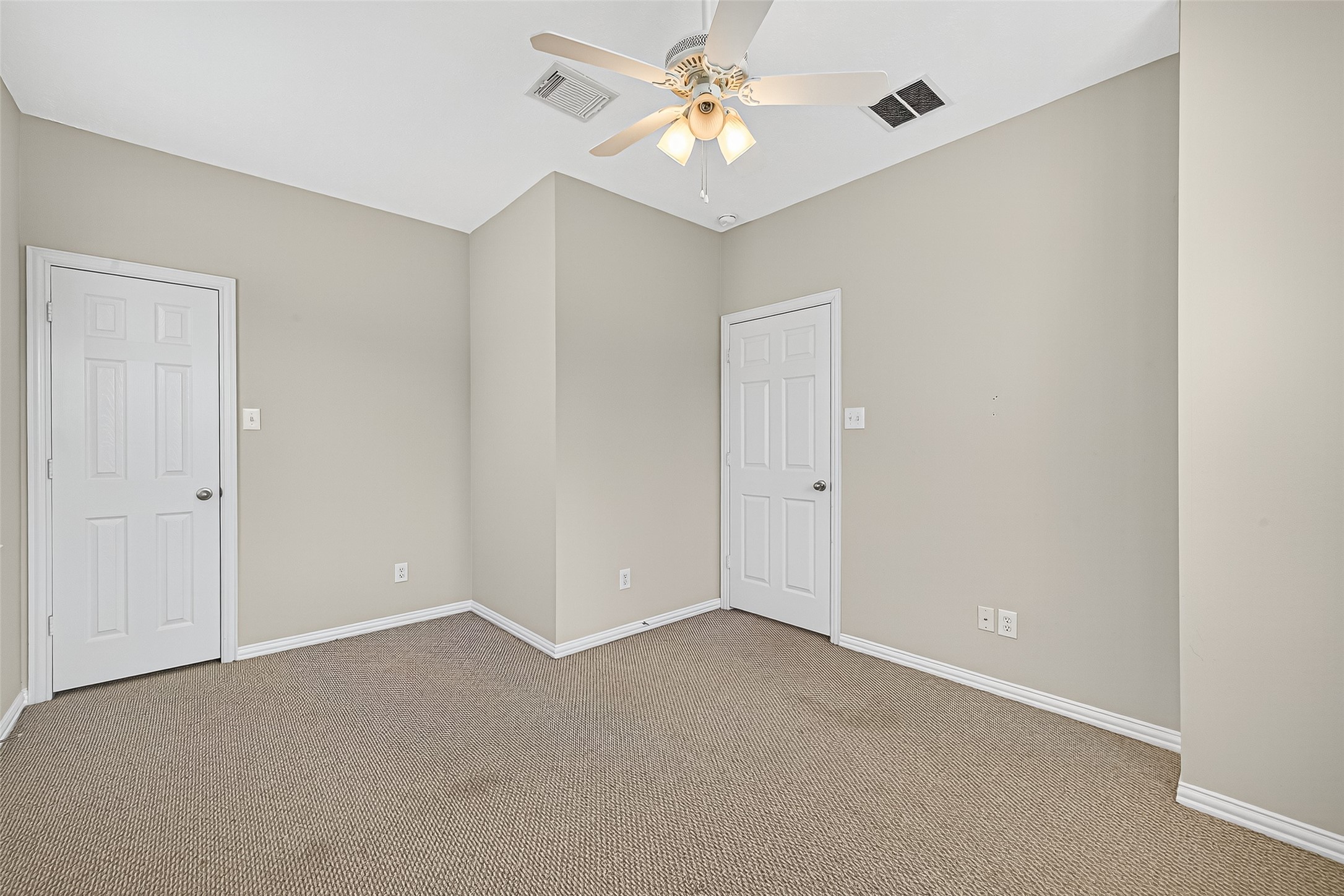 30 Whetstone Ridge Way The Woodlands, TX 77382 - Photo 27 of 39 a view of an empty room