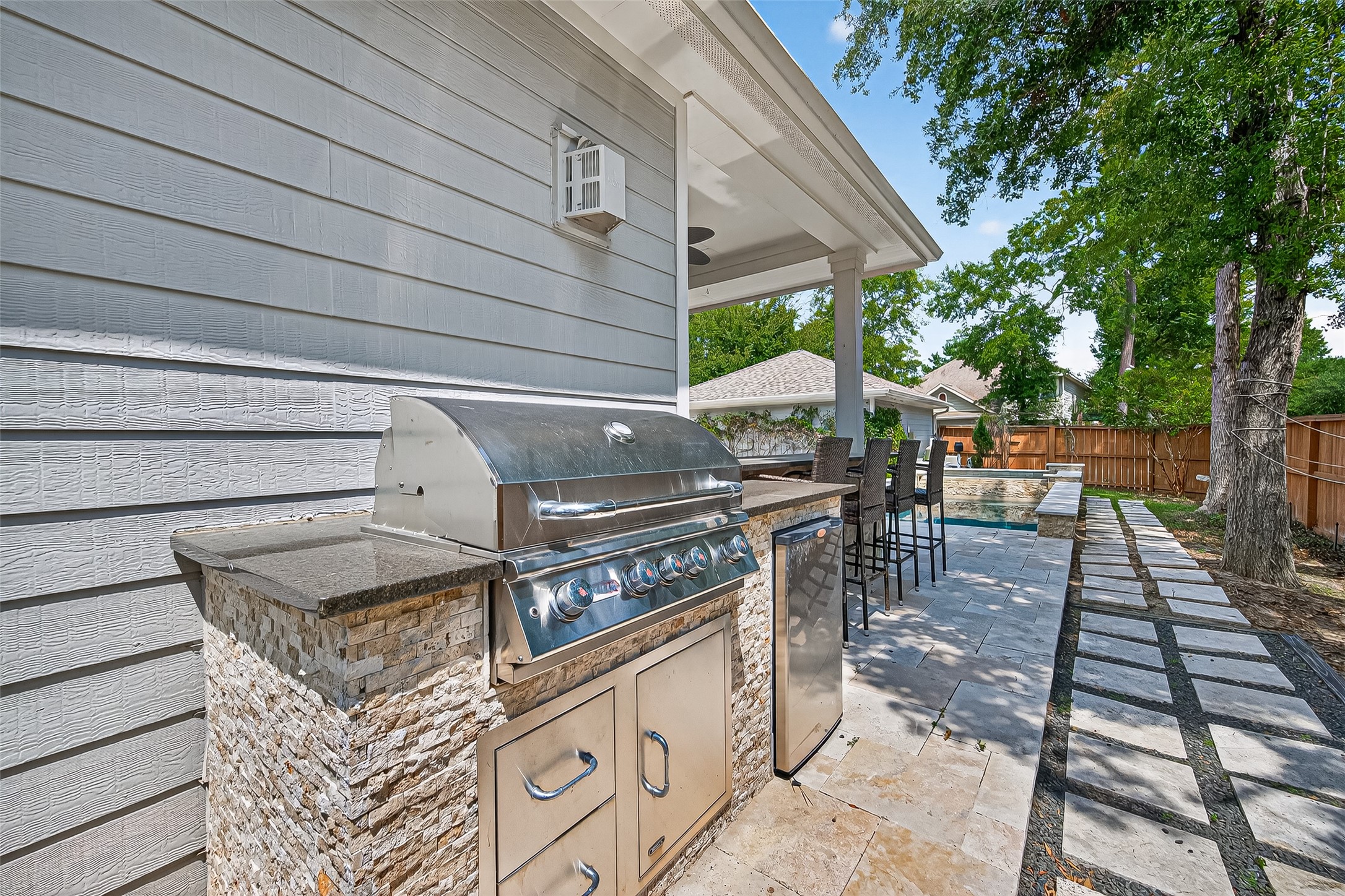 30 Whetstone Ridge Way The Woodlands, TX 77382 - Photo 35 of 39 a view of outdoor kitchen