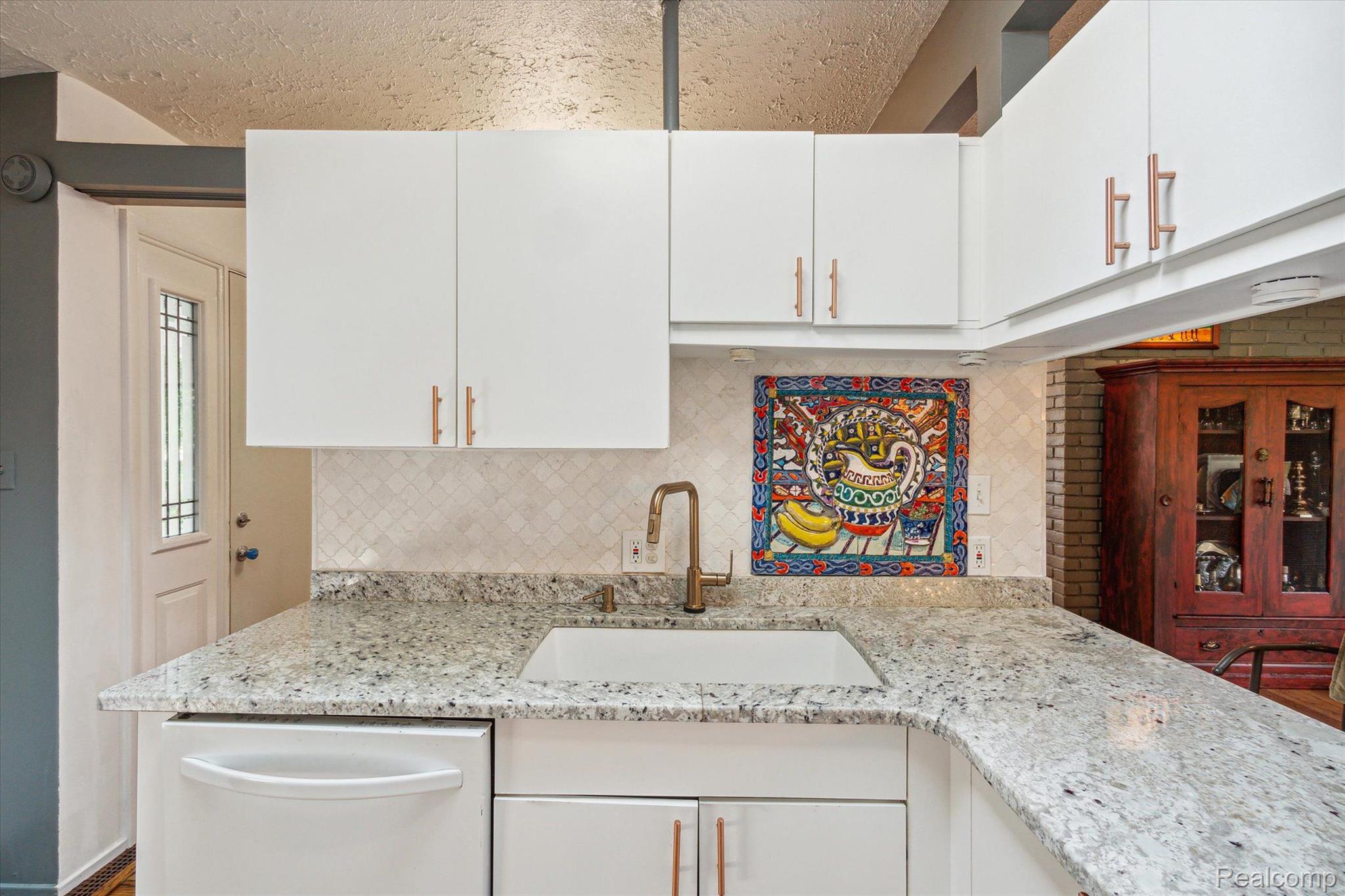 29505 Sugar Spring Road Farmington, MI 48334 - Photo 19 of 47 Gallery Image 19