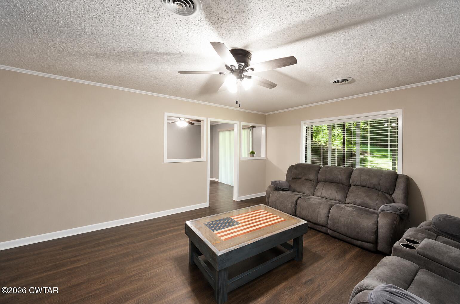 117 Walnut Grove Road Milan, TN 38358 - Photo 8 of 30 livingroom2