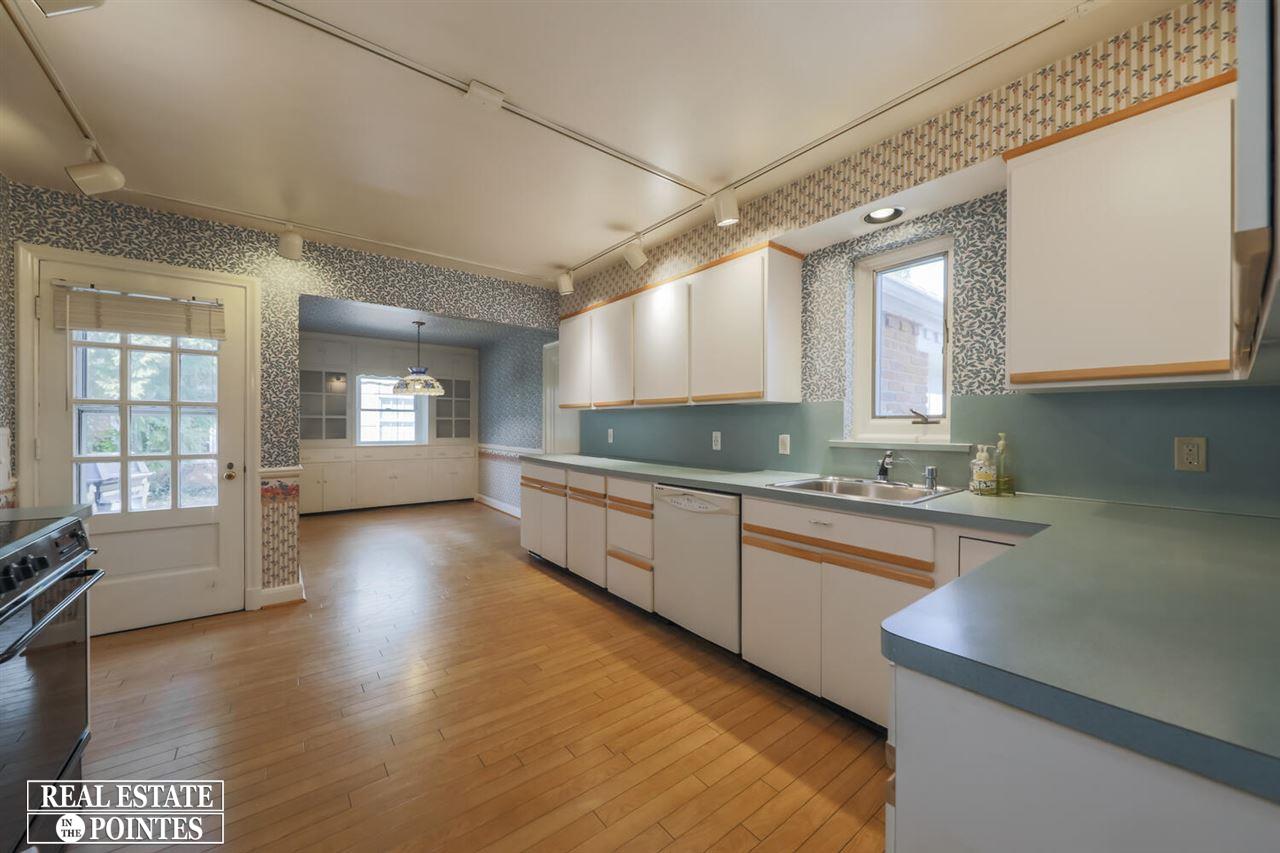 315 Touraine Road Grosse Pointe Farms, MI 48236 - Photo 12 of 33