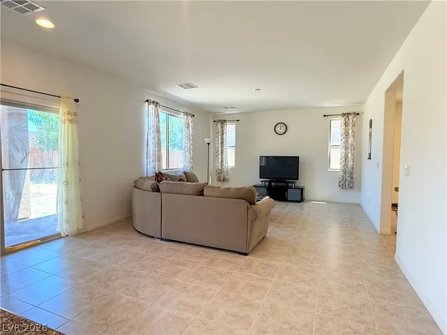 $2,500 | 10560 Pelican Island Avenue, Las Vegas, NV 89166