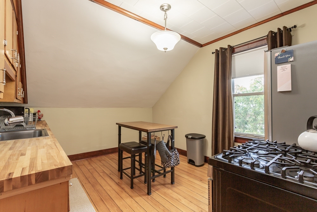 256 Maple Street, Unit 3 Fall River, MA 02720 - Photo 8 of 11