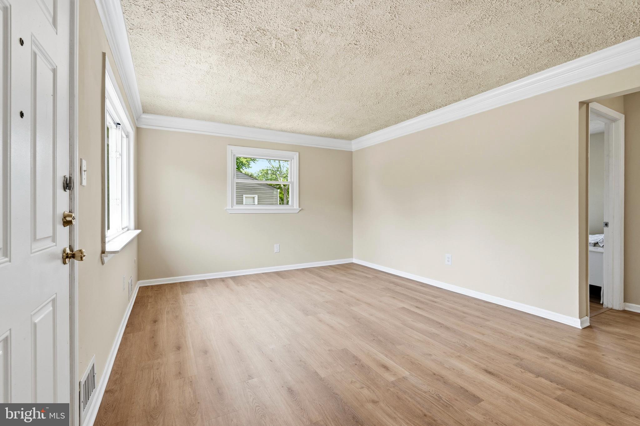 7556 Alleghany Road Manassas, VA 20111 - Photo 6 of 61 Living room