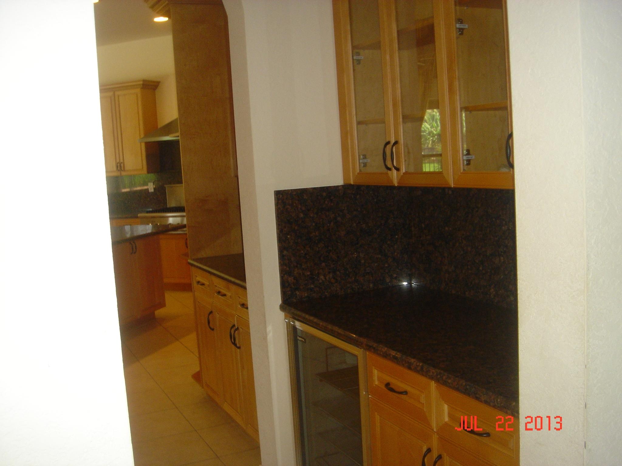 7128 Vía Marbella Boca Raton, FL 33433 - Photo 21 of 54 Kitchen & additional cabinetory & work t