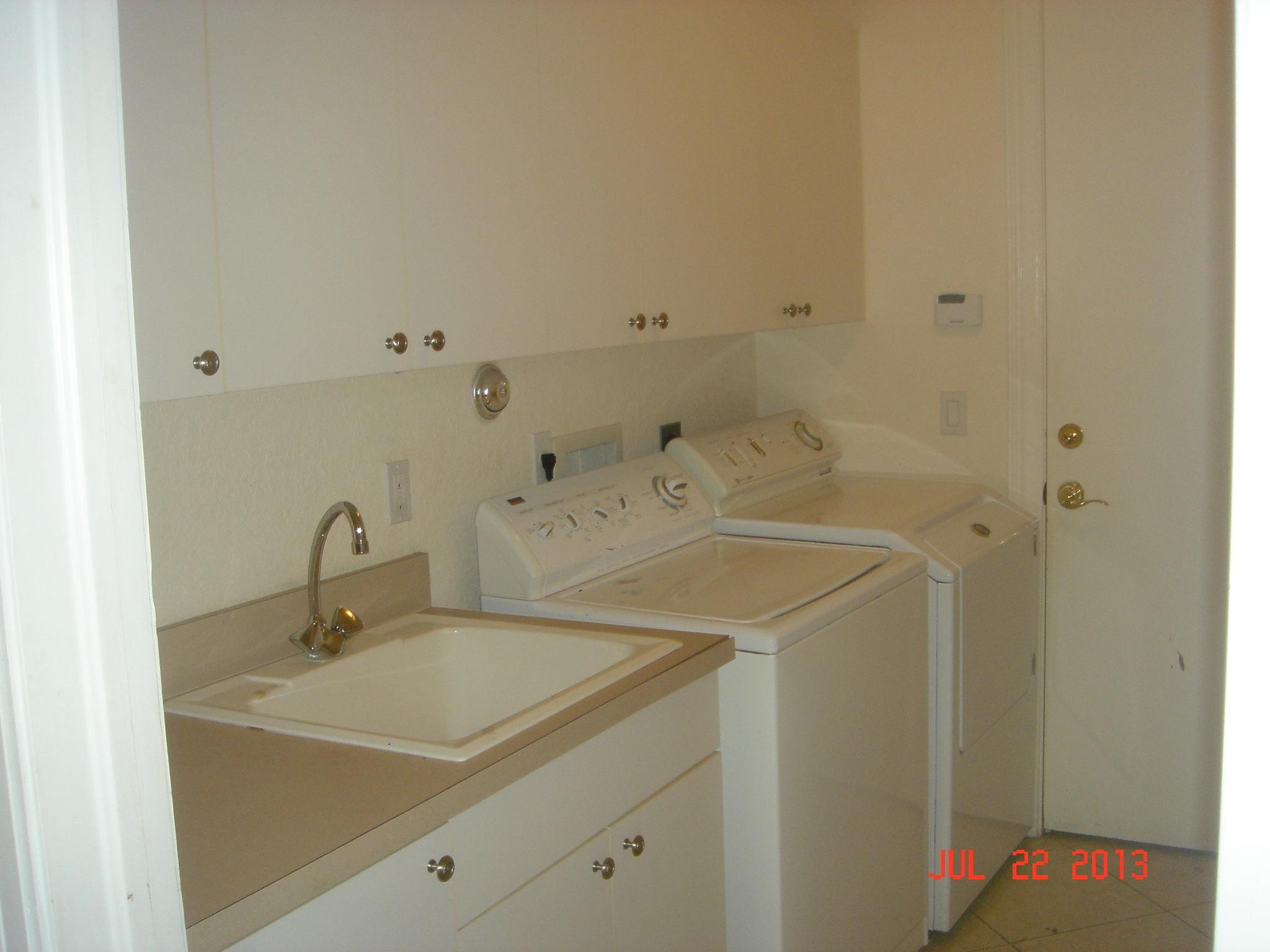 7128 Vía Marbella Boca Raton, FL 33433 - Photo 25 of 54 Laundery Room