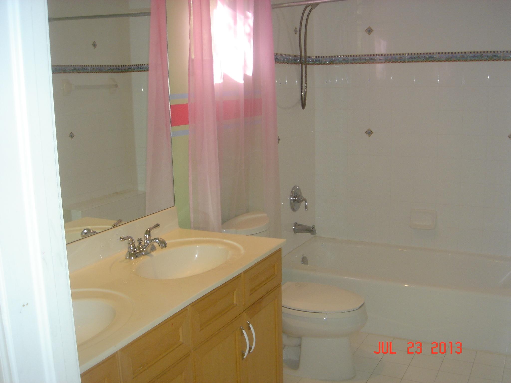 7128 Vía Marbella Boca Raton, FL 33433 - Photo 32 of 54 Bathroom serving bedroom 6 & 7