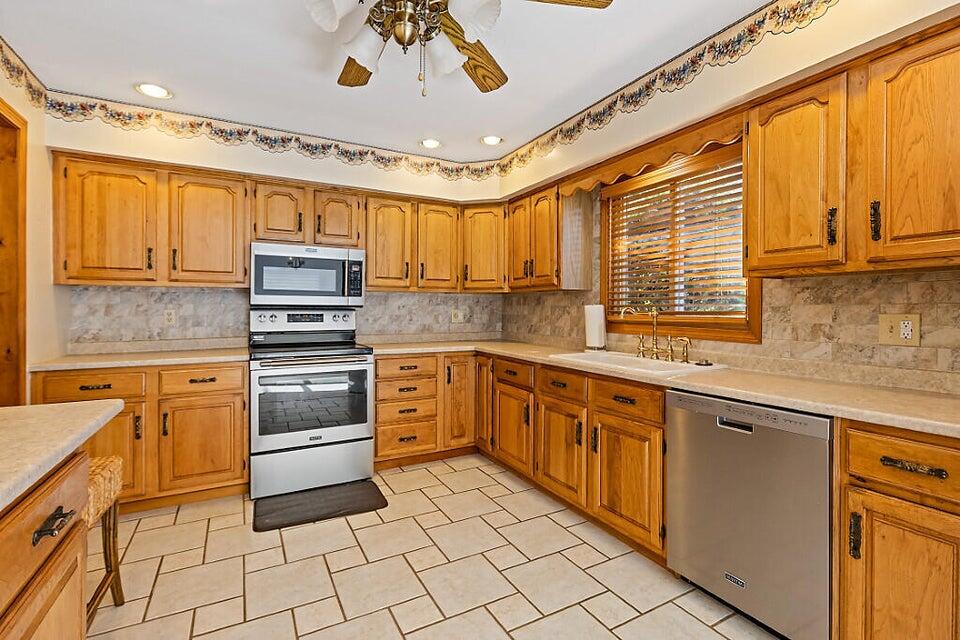 120 Purinton Avenue Augusta, ME 04330 - Photo 9 of 37 9