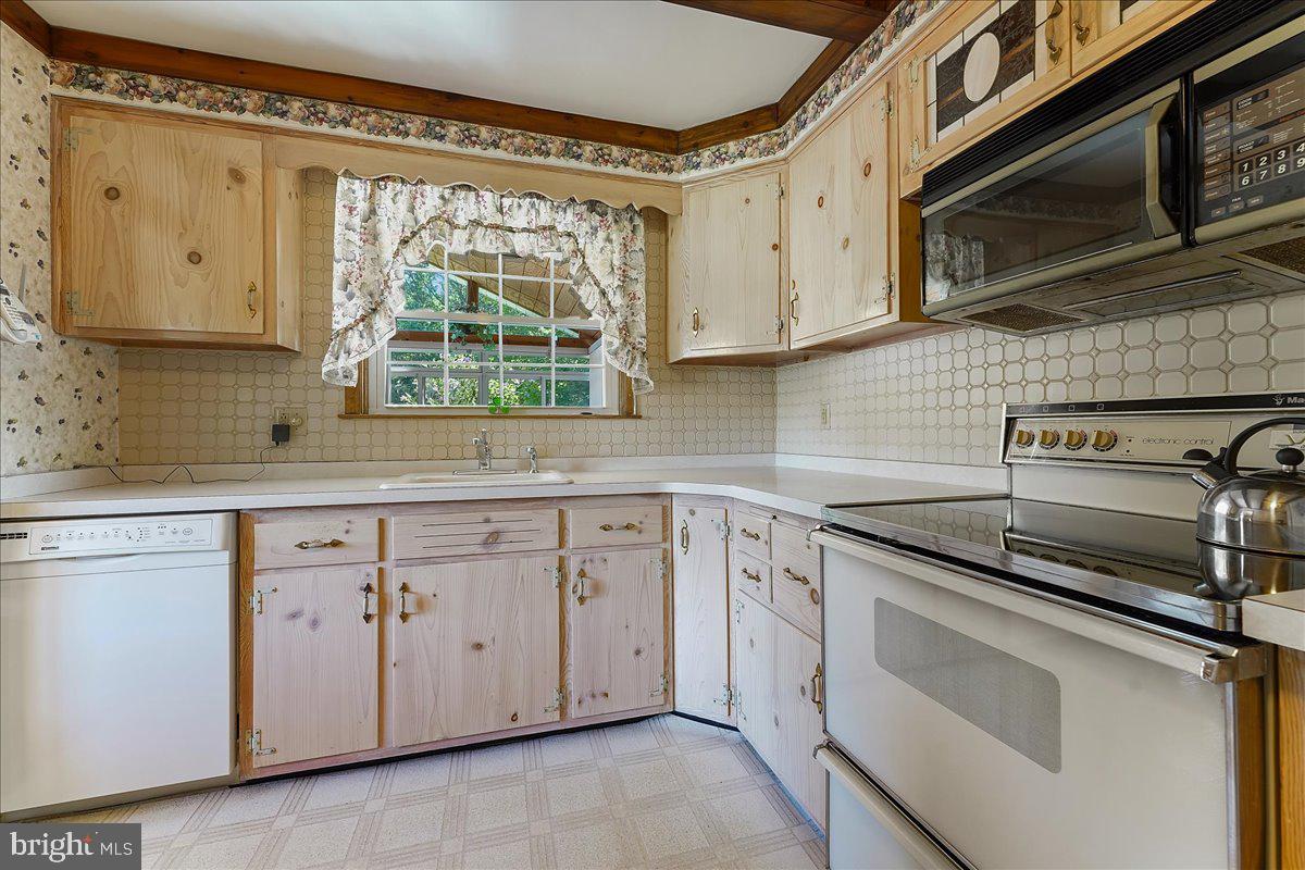351 Kennerly Road Springfield, PA 19064 - Photo 13 of 34