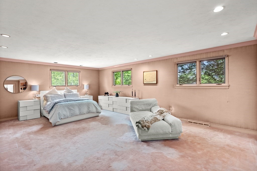 32 Countryside Road Newton, MA 02459 - Photo 11 of 28