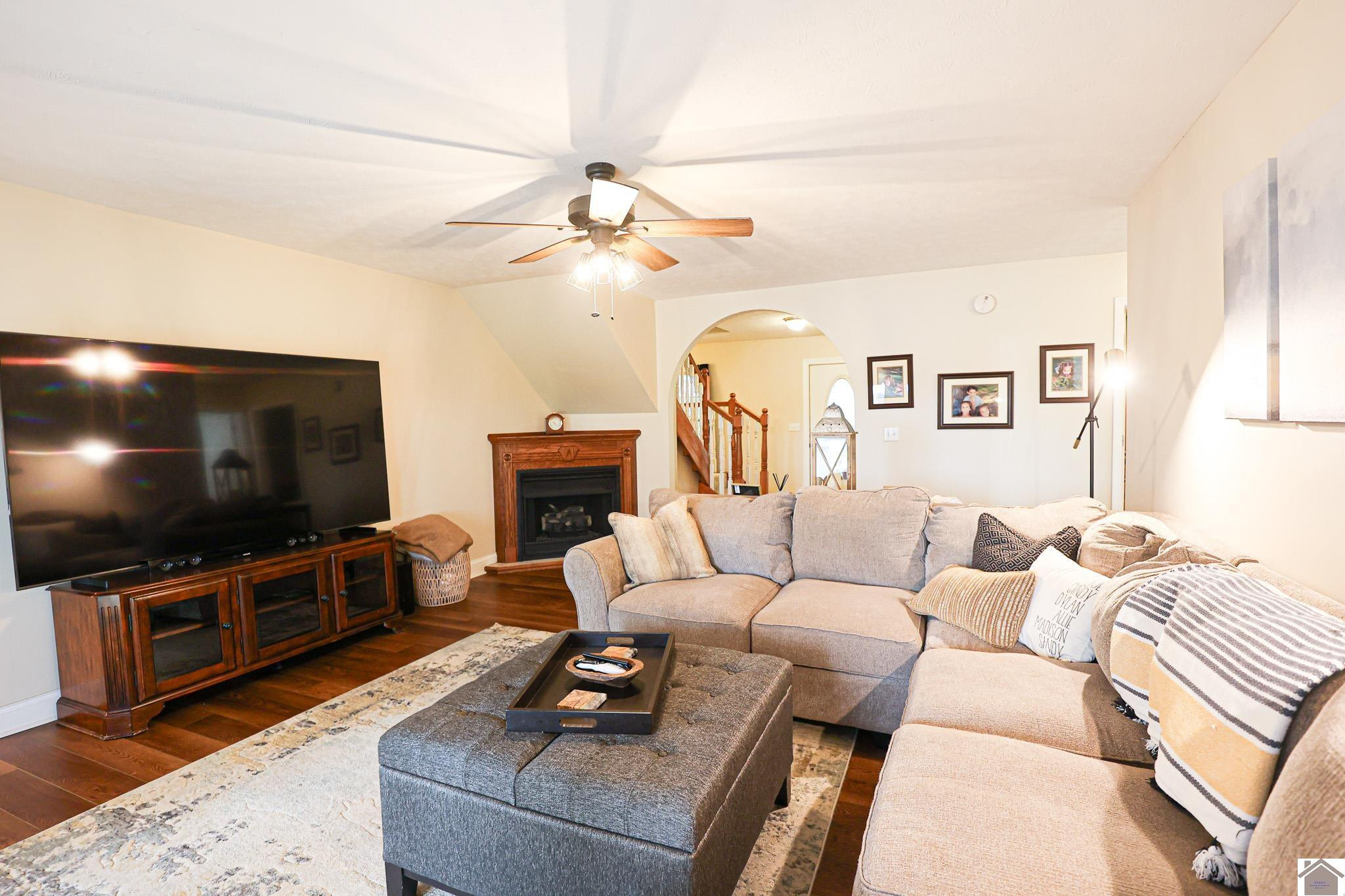 11930 Ogden Landing Road Kevil, KY 42053 - Photo 13 of 35 Living Room