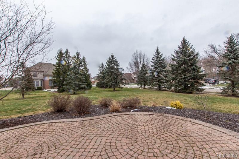 47955 Pavillon Road Canton, MI 48188 - Photo 10 of 53