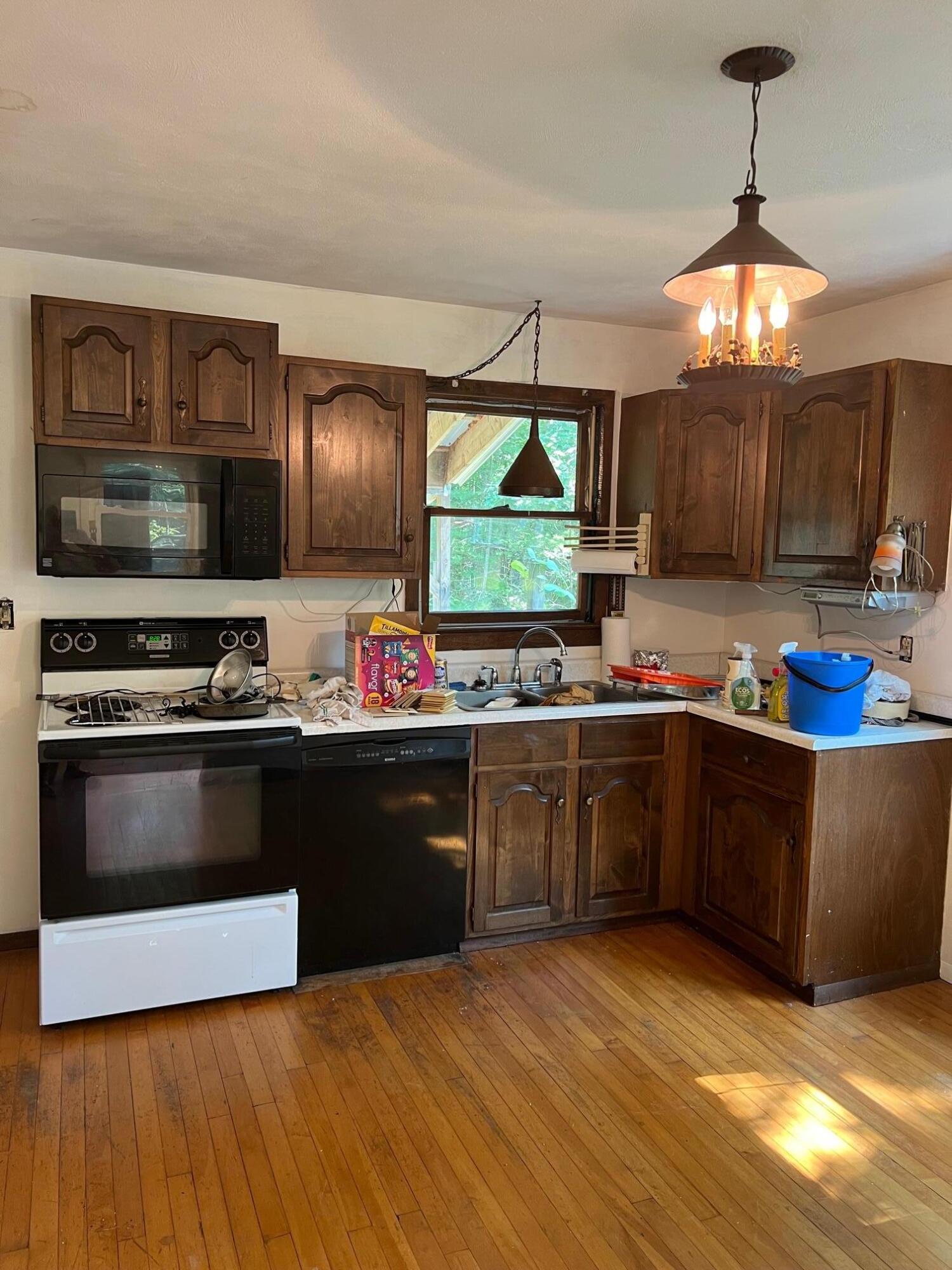30 County Road Cape Neddick, ME 03902 - Photo 15 of 39 Kitchen