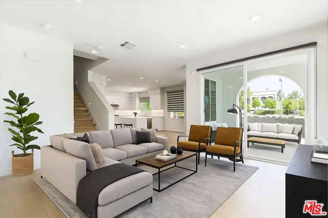 $5,700 | 111 Benchmark, Irvine, CA 92618