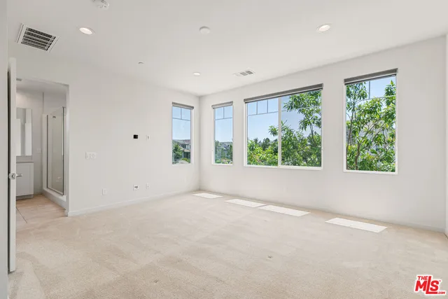 $5,700 | 111 Benchmark, Irvine, CA 92618