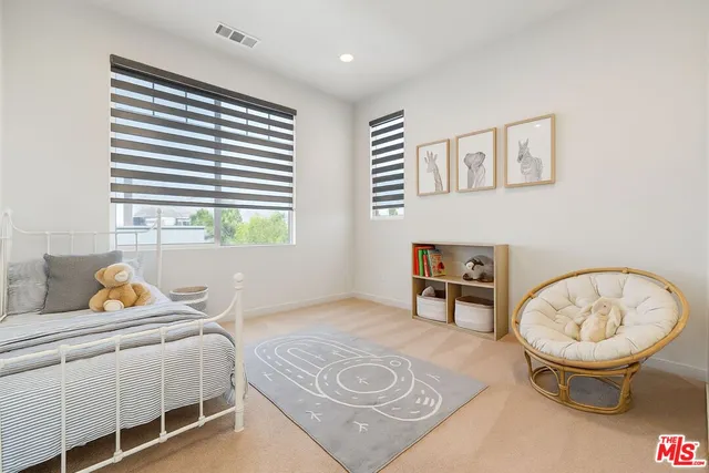 $5,700 | 111 Benchmark, Irvine, CA 92618